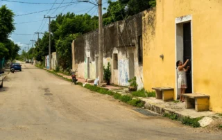 Calle colonial de colores en Mérida Calle colonial de colores en Mérida