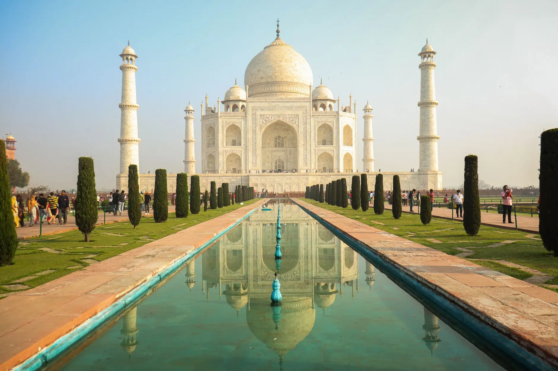 El Taj Mahal reflejado en el agua El Taj Mahal reflejado en el agua