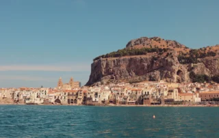 Pueblo costero de Cefalù, Sicilia