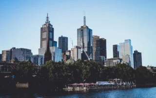 Skyline de Melbourne junto al río Skyline de Melbourne junto al río