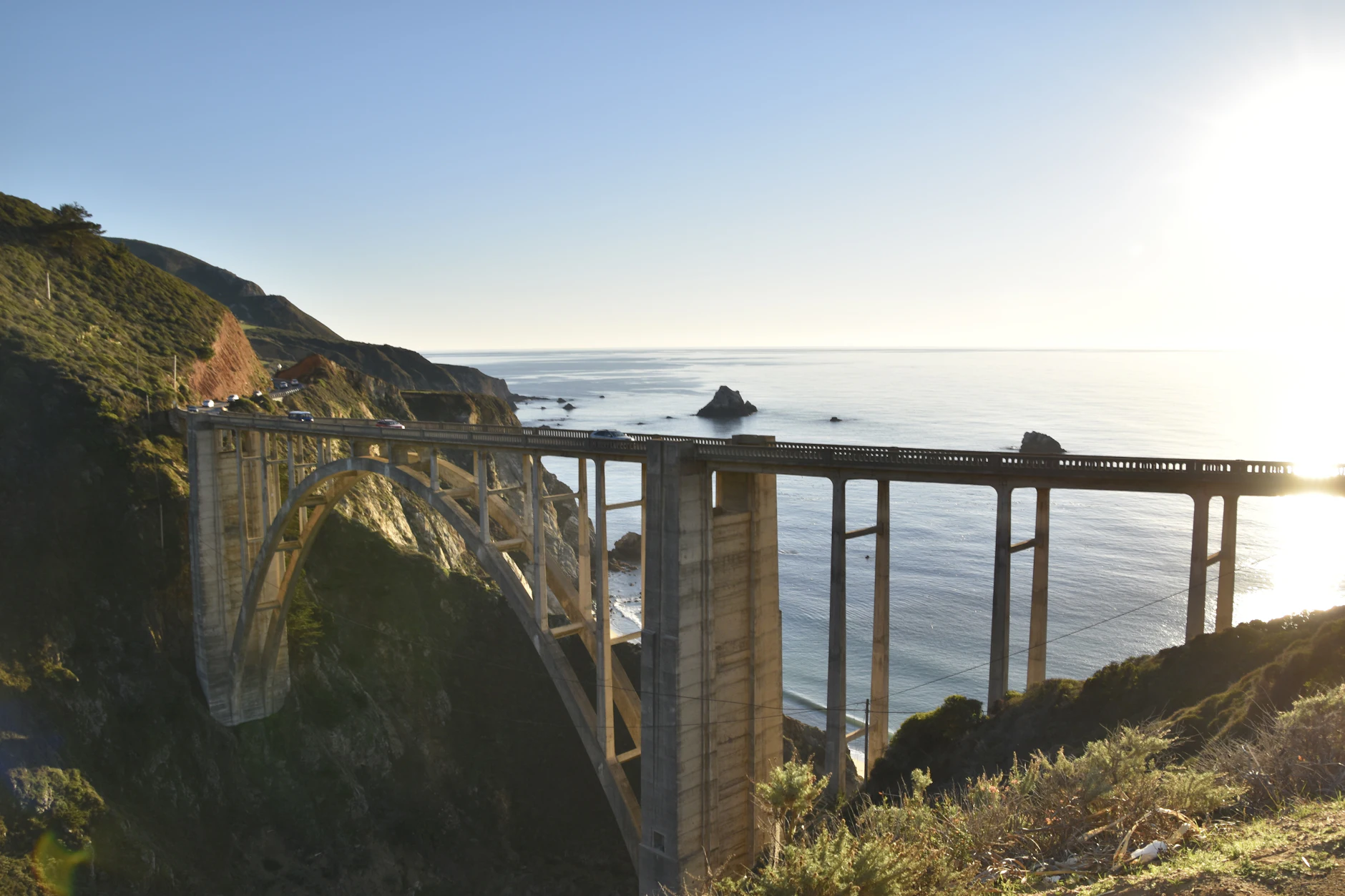 Puente Bixby en la costa de Big Sur, California Puente Bixby sobre los acantilados de Big Sur, en la costa oeste de California